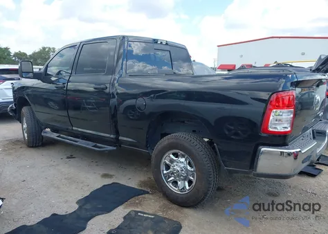2024 Ram 2500 Tradesman 4X4 6'4 Box z USA, uszkodzony, nr VIN 3C6UR5CJ3RG276035